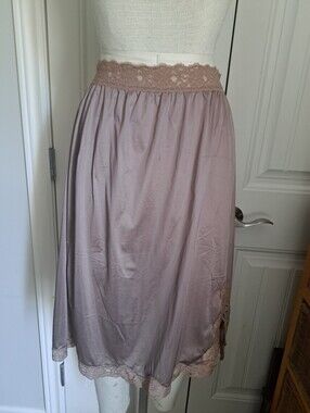 VTG VASSARETTE A-LINE half slip lace trim taupe champagne Antron nylon glam chic